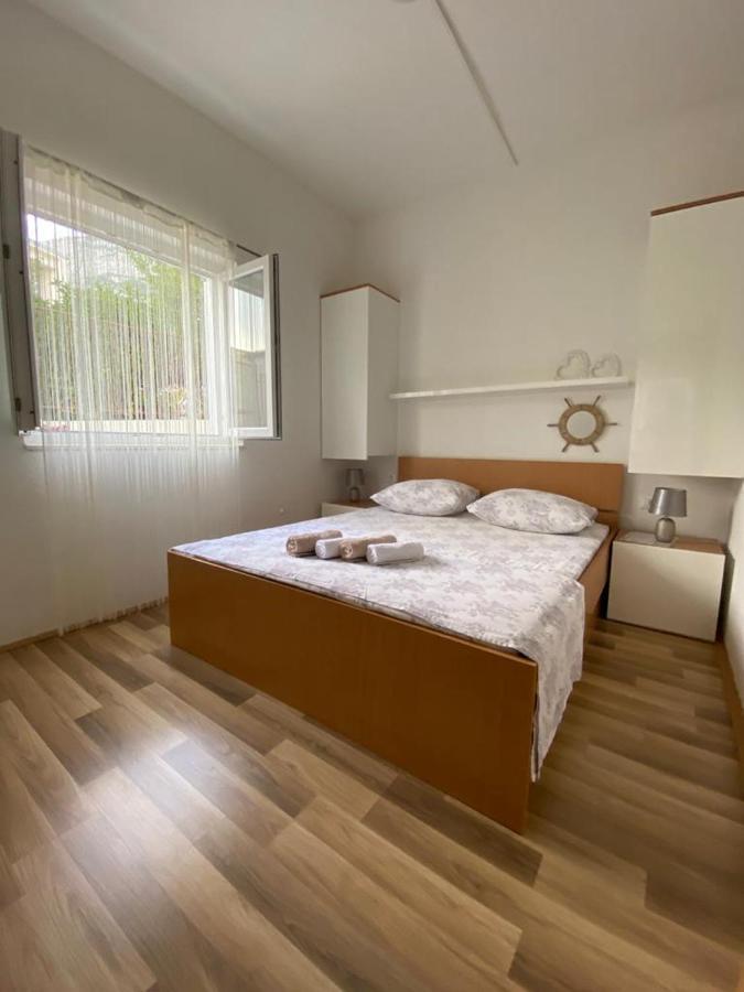 Apartmani Znaor Baška Voda Exteriör bild