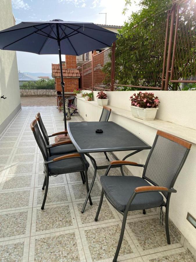 Apartmani Znaor Baška Voda Exteriör bild