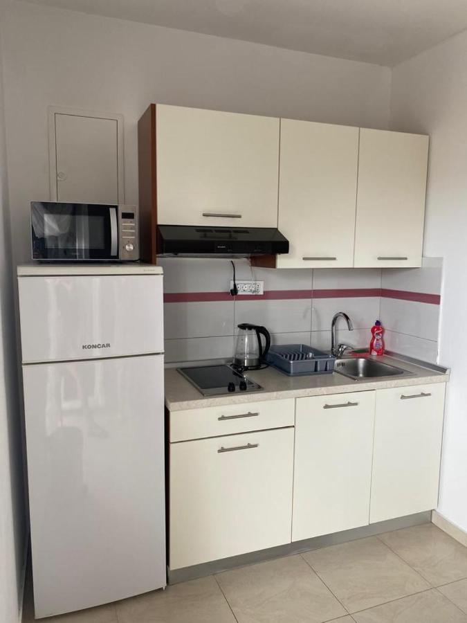 Apartmani Znaor Baška Voda Exteriör bild
