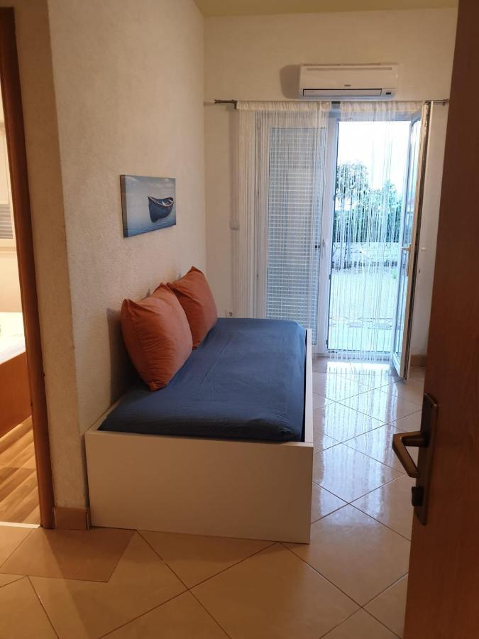 Apartmani Znaor Baška Voda Exteriör bild