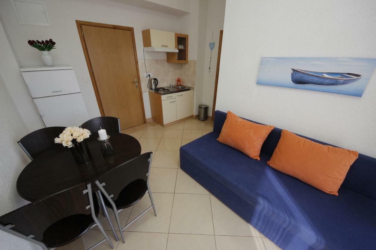 Apartmani Znaor Baška Voda Exteriör bild