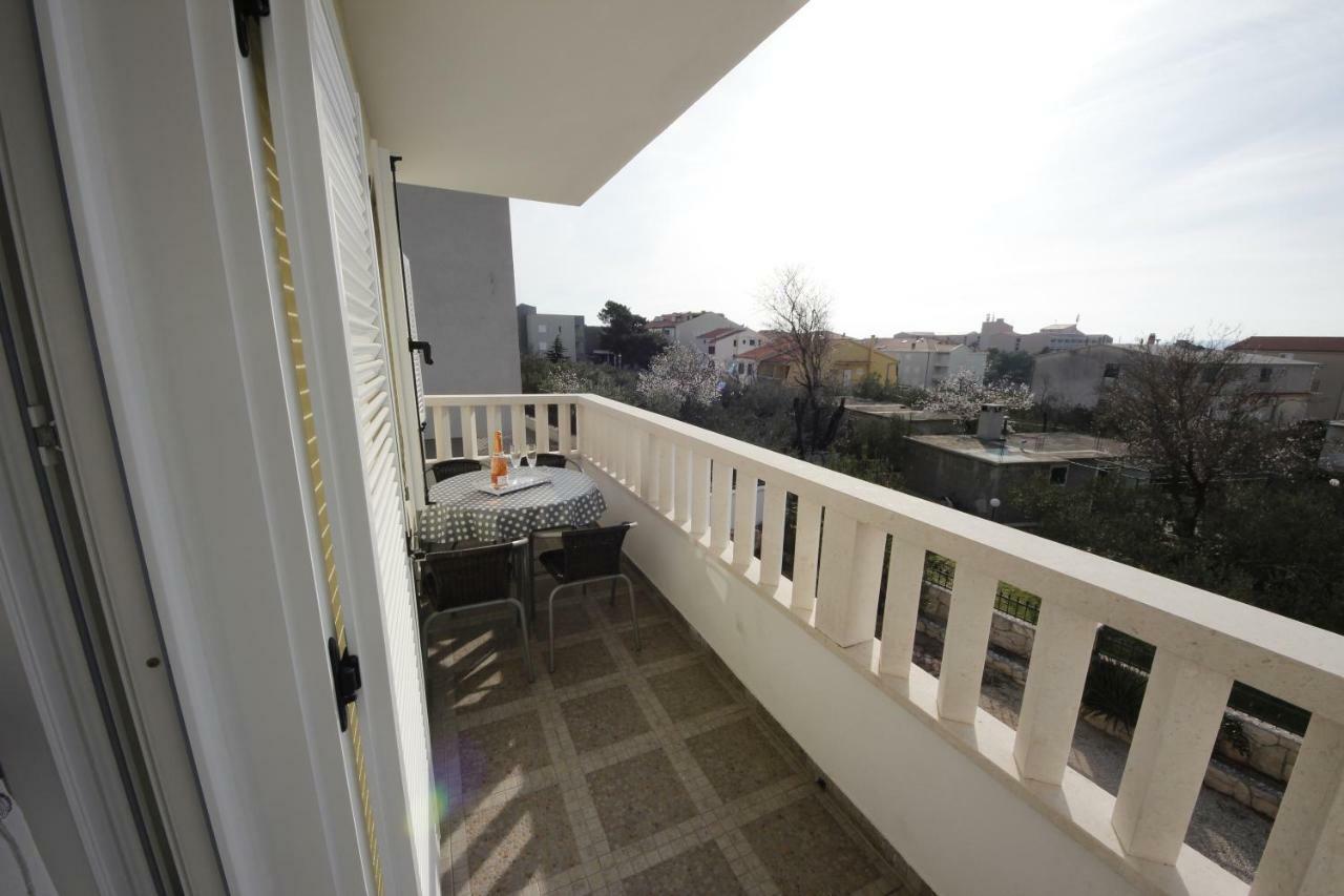 Apartmani Znaor Baška Voda Exteriör bild