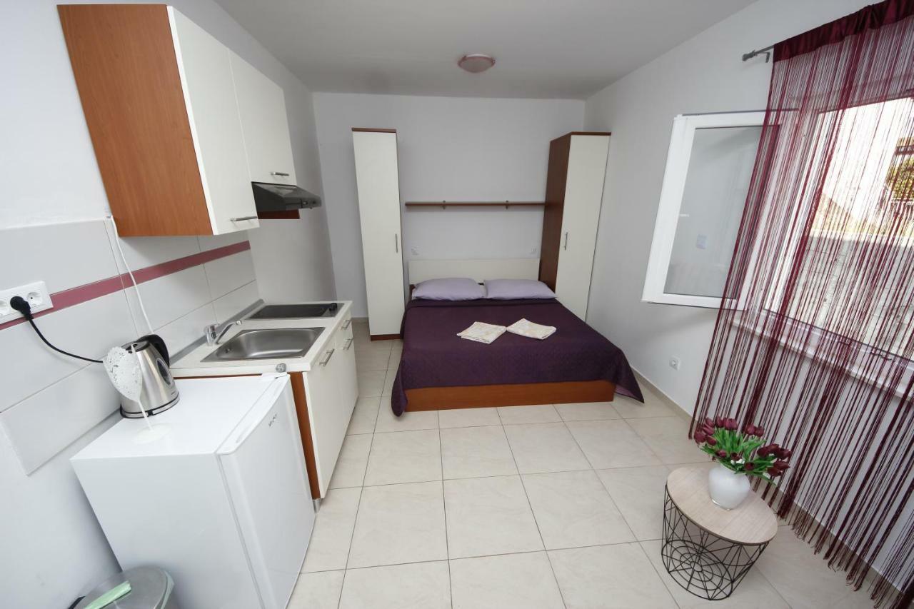 Apartmani Znaor Baška Voda Exteriör bild