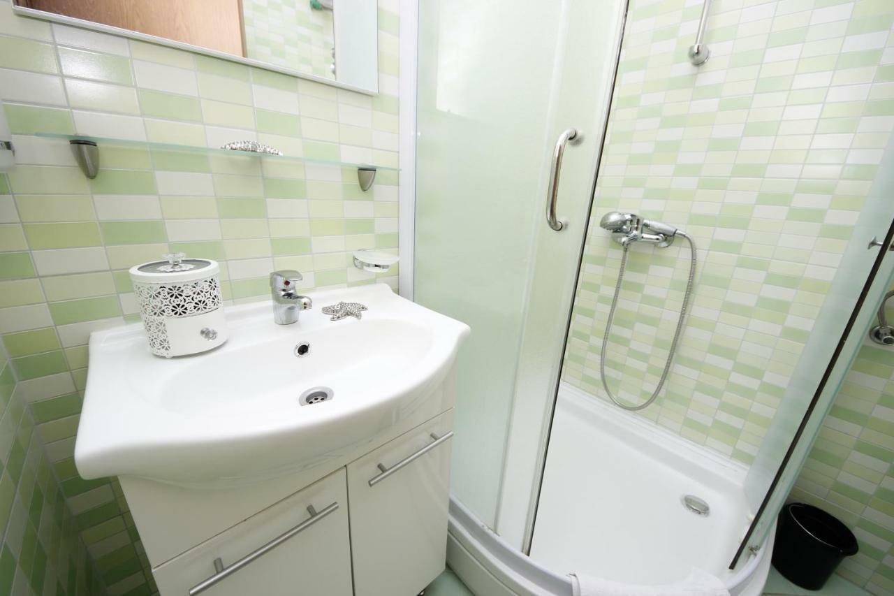 Apartmani Znaor Baška Voda Exteriör bild