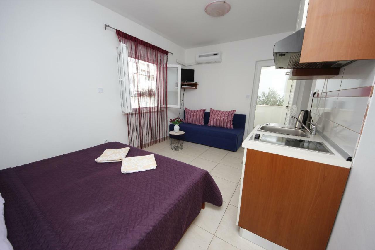 Apartmani Znaor Baška Voda Exteriör bild