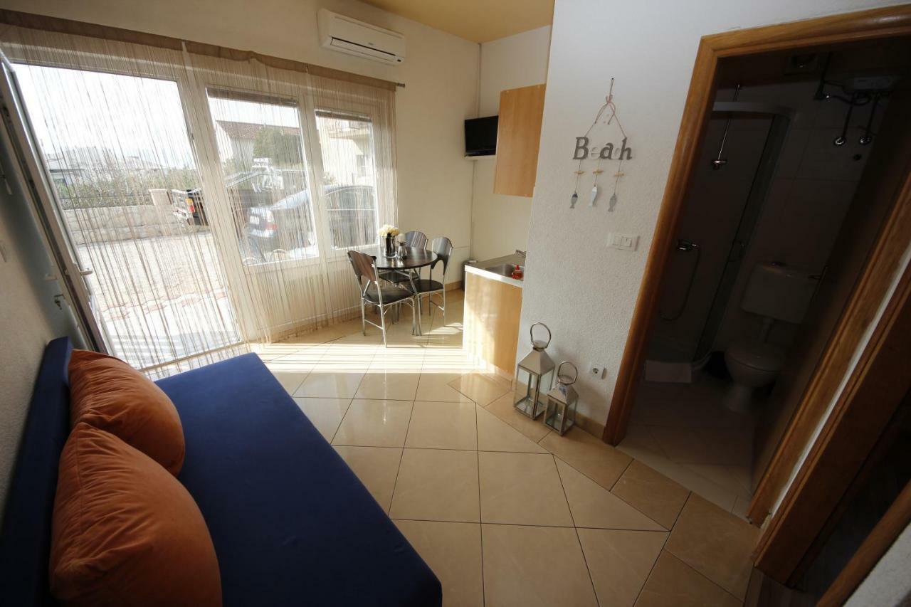 Apartmani Znaor Baška Voda Exteriör bild