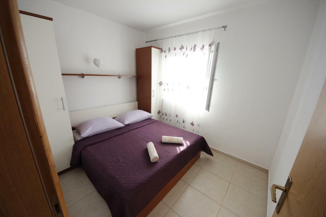 Apartmani Znaor Baška Voda Exteriör bild