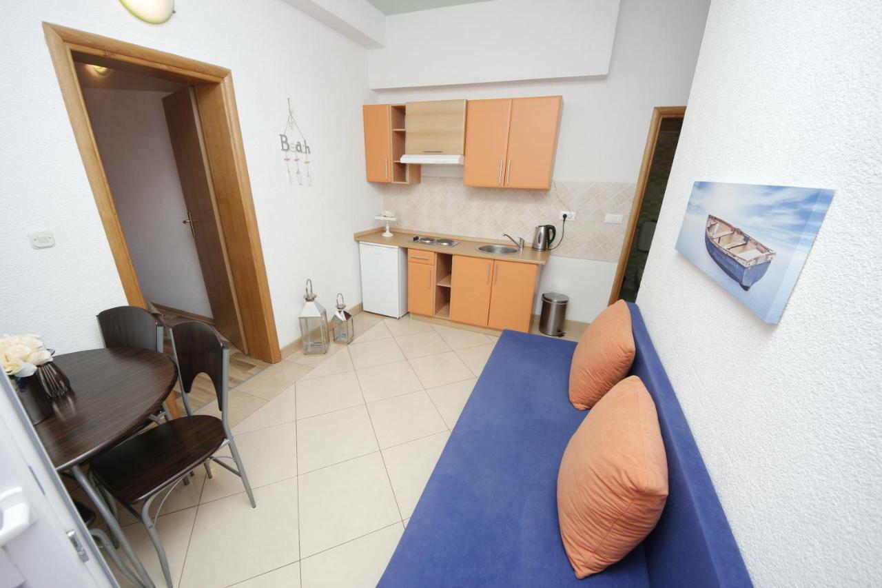 Apartmani Znaor Baška Voda Exteriör bild