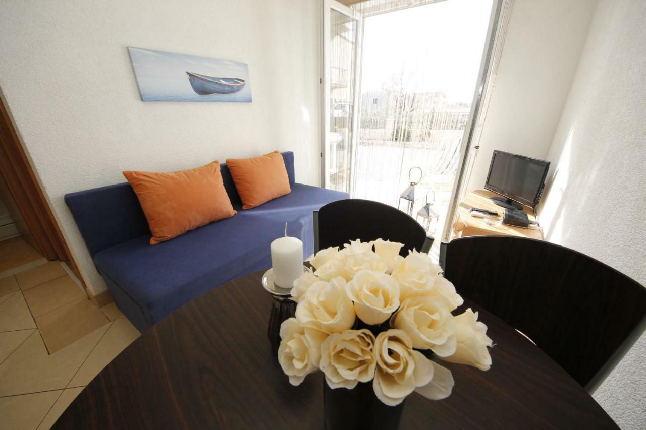 Apartmani Znaor Baška Voda Exteriör bild